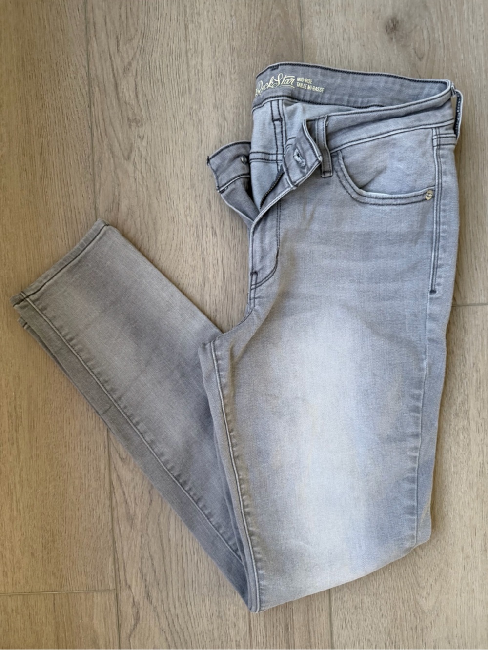 Old Navy Rockstar Light Gray Skinny Jeans